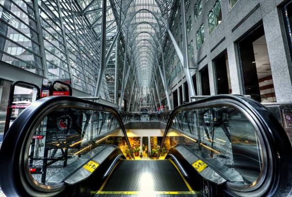 Photograph Michael Woloszynowicz The Downward Curve on One Eyeland